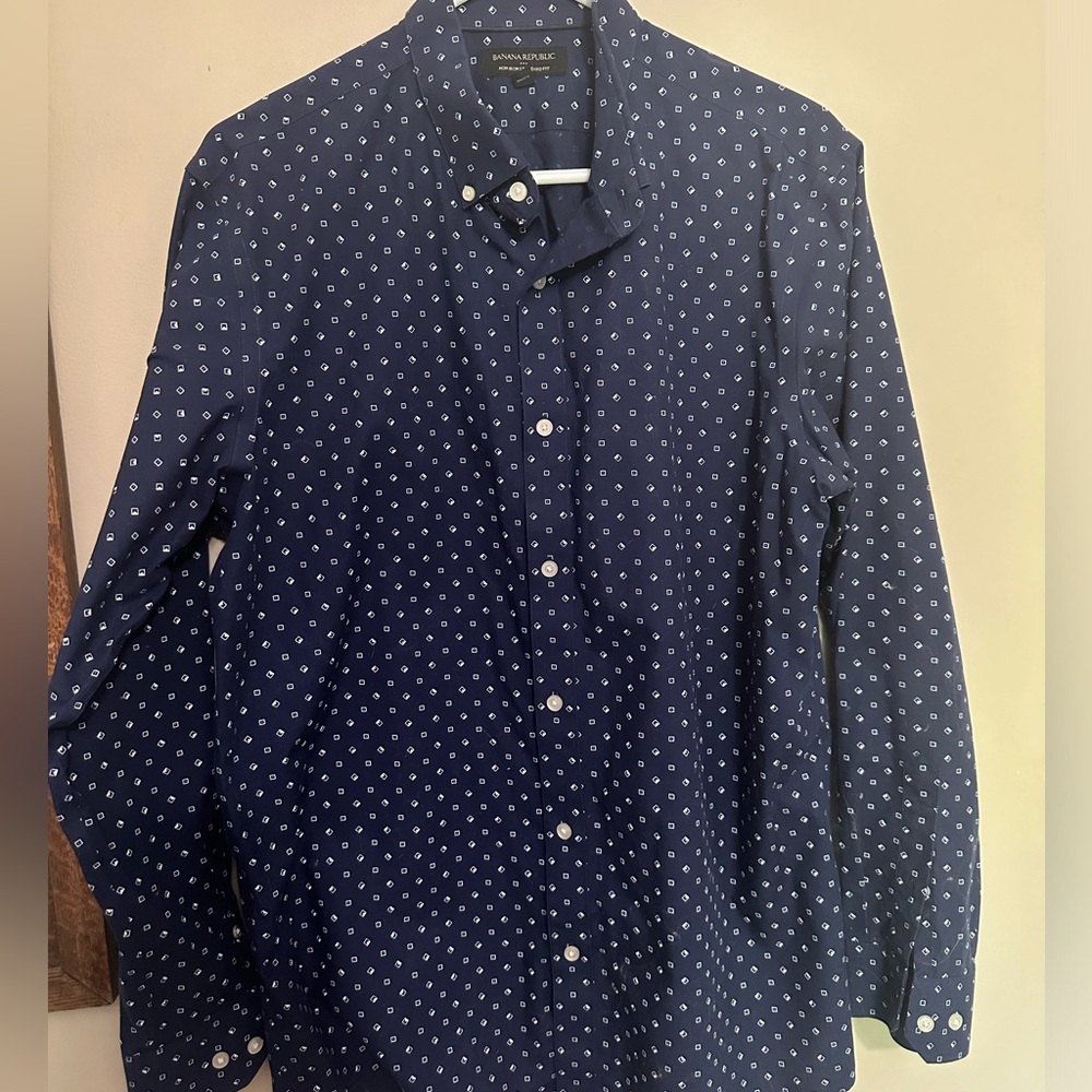 Banana Republic Navy Blue and white button up dress shirt. size L